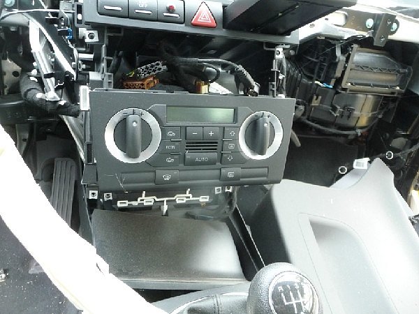 8P0 820 043D  Řídící jednotka klimatizace Audi A3 8P 2003 - 2006   - 3