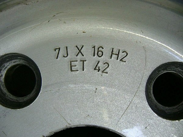 4D0 601 025M Al. kolo - hliníkový disk , Alu 16 - 2