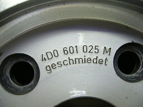 4D0 601 025M Al. kolo - hliníkový disk , Alu 16 - 3