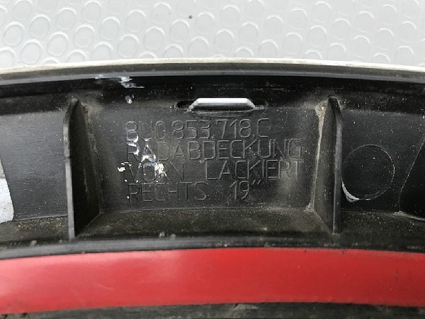 8U0 853 718C  Audi Q3 8U -  Kryt pravého předního kola Plastový lem blatníku - 3
