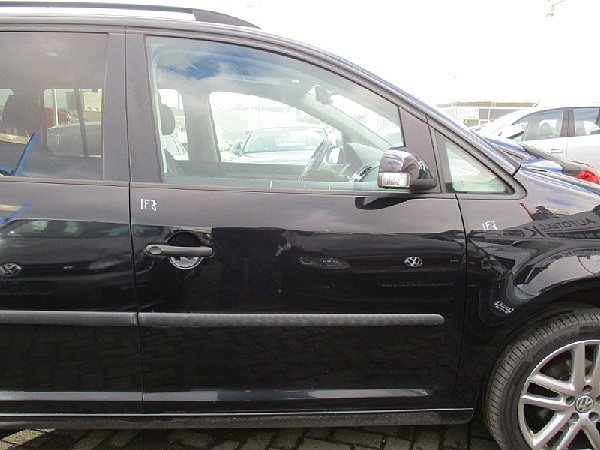 VW TOURAN 2005 2,0 TDI náhradní díly barva černá LC9X  - 4