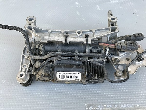 7L8 616 006B    VW Touareg 7L0 Audi Q7 4L  Kompresor zdvihu vzduchový podvozek  Pneumatický systém - 3