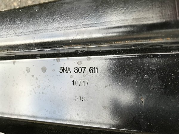 5NA 807 611 Tiguan 5N 2017 -  Výstuha nárazníku  držák přední nárazník - 7