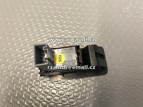 1T0 959  551 Tlačítko pro uvolnění palivové klapky VW Touran MK1 1T0 959 551 - 2
