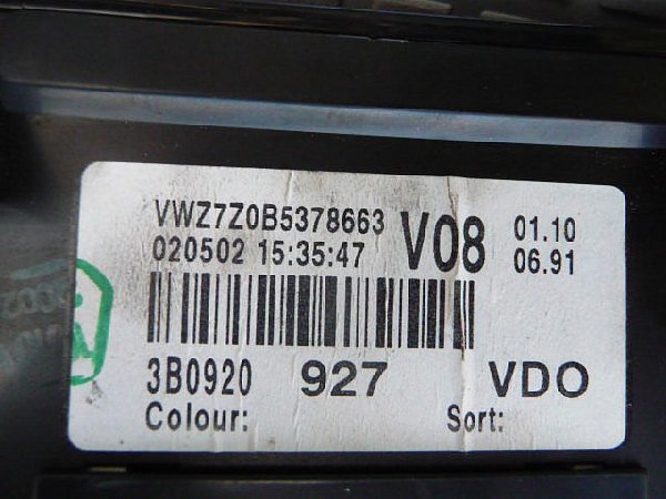 Tachometr VW Passat 3B  3B0 920 927 - 4