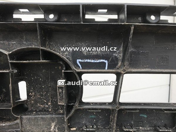 AUDI 4G0 807 437C  Nárazník přední A6 4G C7 S-Line 2012 2014 - s otvory na ostřikovače světlometů  + otvory pro parkovací čídla 4 X   PDC černá barva  - 6