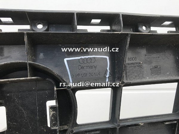  4G0 807 437  Nárazník přední A6 4G C7 S-Line 2012 2014 - s otvory na ostřikovače světlometů  + otvory pro parkovací čídla 4 X PDC  barva Stříbrná   - 7