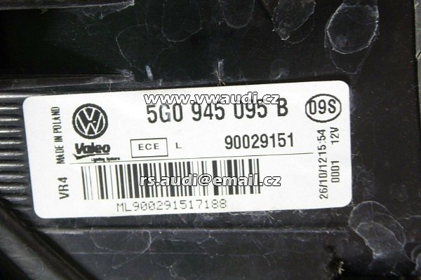5G0 945 093 P   Zadní světlo VW Golf 7, VII  5G0 2014  zadní světlo lampa svítilna 5 + 3 .dveřová karoserie světlo  levé uvnitř víko kufru páté dveře  - 10
