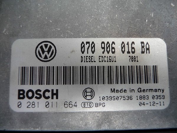 070 906 016 BA  Řídící jednotka motoru VW T5 2,5 TDI AXD  - 6