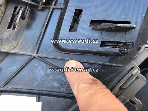 4M8 853 651D Audi Q8 4M8 S Line 2018- maska mřížka na náhradní díly chromy znak jednotlivě  - 5