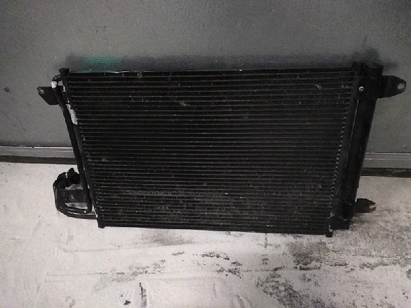 Chladič kondenzátor klimatizace  VW  - 2