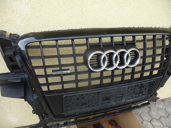 8R0 853 651 B/C  Audi Q5 Maska přední Grill mřížka nárazníku GRILLE GRILL BLACK EDITION  - 2