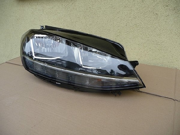 5G1 941 006D VW Golf 7 MK VII - Přední  světlomet  - pravý přední H7 H9 - 2