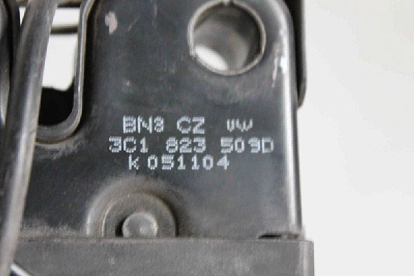 3C1 823 509D  Zámek přední kapoty se spínačem Passat 3C B6 2006 - 2010  - 2