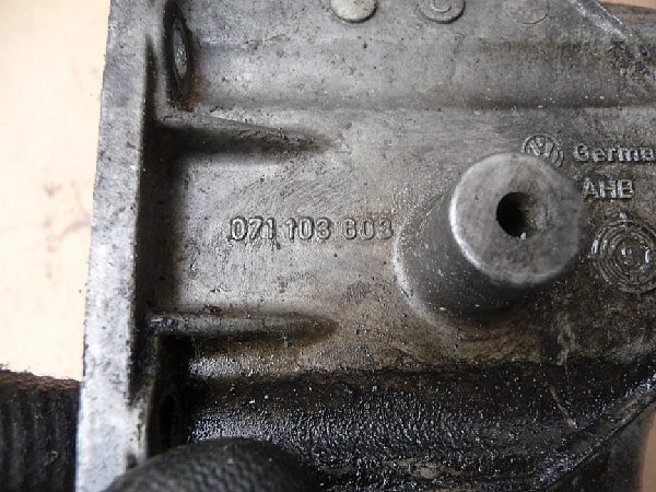 071 103 603 Olejová vana motoru  VR5 Passat B5 1998 - 2004 - 3