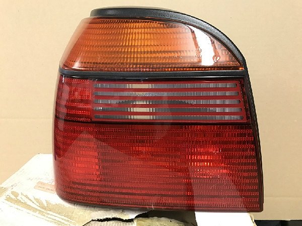 1H6 945 112C  VW Golf 3 MK III -  Zadní lampa svítilna strana - Leva řidič Originál nová