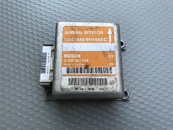  8A0 959 655C   Airbag Sensor Audi A4  Řídící jednotka airbagu