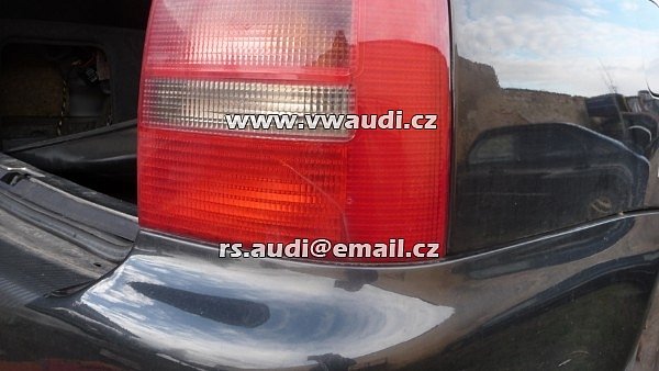  8D9 945 258 Audi A4 B5 1996 -2001 AVANT Kombi  nosič držák žárovek . patice do zadního světla lampy elektrika světlometu -  Pravá zadní svítilna spolujezdec PP