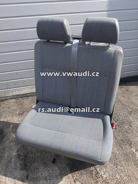 T5 dvousedák Dvoumístná lavice pro spolujezdce VW T5 V 2.5 se sedadlem pro dvě osoby 2006 dvousedák dvousedačka přední 