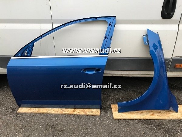 5E0 831 311 ŠKODA Octavia III RS 5E0 modrá metal - Dveře 5E0 831 311 