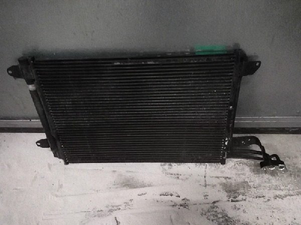 Chladič kondenzátor klimatizace  VW 