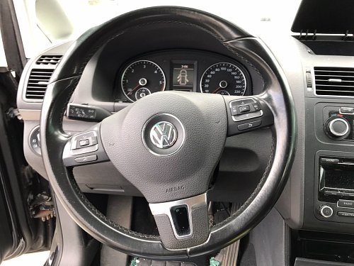 jednotka airbagu pro volant  1T0 880 201 R 81U VW Tiguan Touran  1T0 880 201 AA