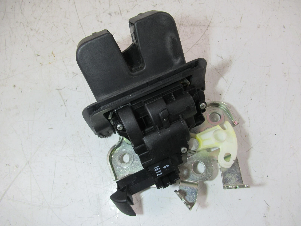 Audi A6 4G C7 11-18 Zámek zadních dveří 4G9827520O