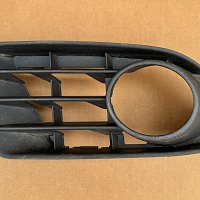Mřížka větracího otvoru levá předního nárazníku pro VW Golf Plus V 5M1 521 2004-2013 - 2