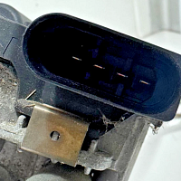Audi A6 4F Motor stěračů a táhla stěračů - 2