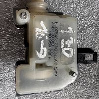 Servomotor otevírání zadních dveří 1M0959781A pro ŠKODA OCTAVIA - 3