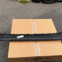 VW Passat Variant B9 R-Line Kryt zadního nárazníku  mřížka Od 01.2024 - 7