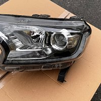 Přední světlomet Ford Ranger JB3B-13D155-KA Levý světlomet - 3