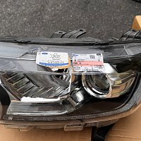 Přední světlomet Ford Ranger JB3B-13D155-KA Levý světlomet - 17