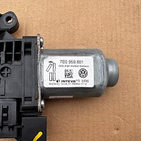 Motor elektrického ovládání oken VW T5, přední levý, 7E0959801 - 2