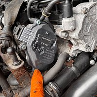 ŠKRTÍCÍ klapka VW 1,6 TDI  CAY - 2