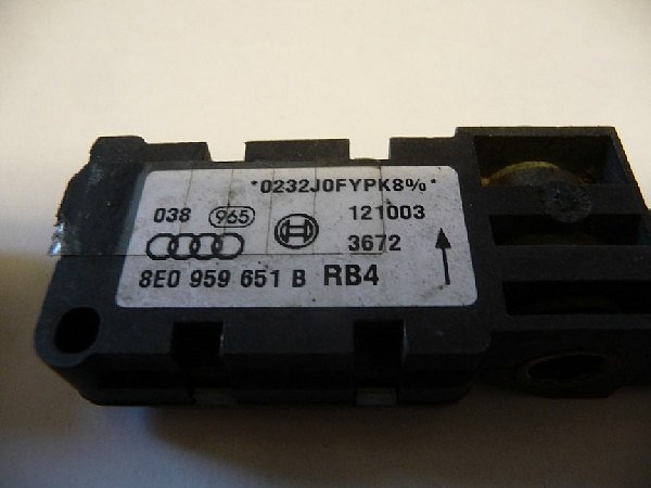 CRASH SENSOR - AUDI A4 A8 S4 - 8E0 959 651B - 7