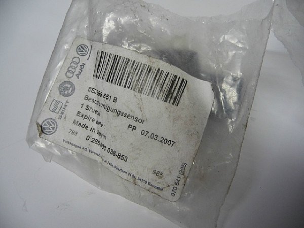 8E0 959 651B  A4 8E B6 B7 Airbagsensor Crashsensor Sensor  - 4