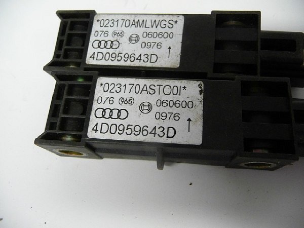 4D0 959 643D  AUDI A8   Airbagsensor Crashsensor Senso - 3