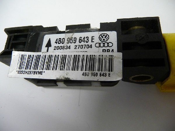  4B0 959 643E   AUDI A6 4B C5 Airbagsensor Crashsensor Sensor - 2