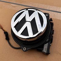 ZNAK VW do zadních pátých dveří VW Golf 7 VII 5G0 5G0827469F LOGO Otvírání víka kufru páté dveře 5G0827469F 09S 2018 - 5