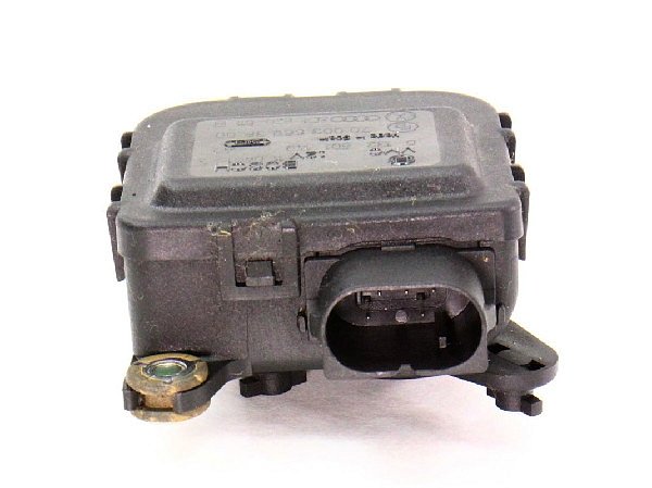  8D1 820 511 B  VW Passat B5 Servomotor motorek nastavení klapky topení / klimatizace  AC - 3