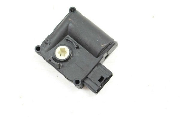  4F0 820 511A  Audi A6 4F C6  Servomotor motorek nastavení klapky topení / klimatizace  AC - 3