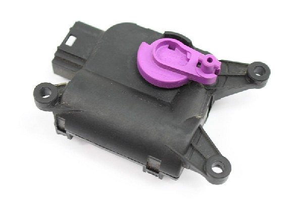 8E1 820 511A Bosch- 0 132 801 300 Audi A4  8E B6 Servomotor motorek nastavení klapky topení / klimatizace  AC - 2