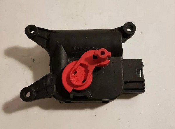  8E2 820 511A Servomotor motorek nastavení klapky topení / klimatizace  AC  Audi A4 8E B6 - 2