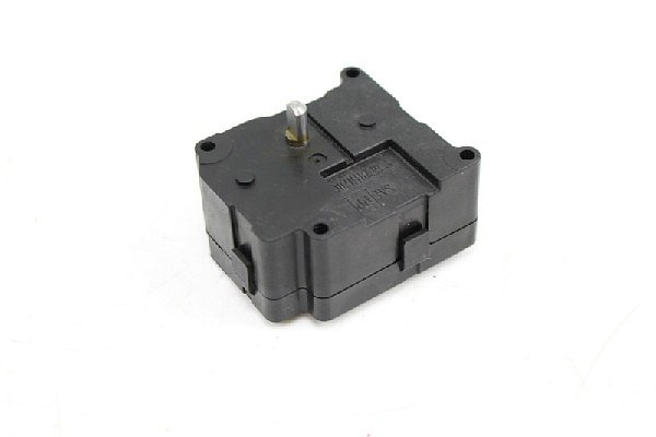  4D0 820 511A AUDI A8 D2 Servomotor motorek nastavení klapky topení / klimatizace  AC - 4