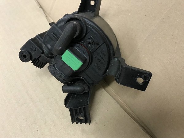 8T0 941 700 VALEO 89203969  AUDI Mlhovka mlhové světlo přední Halogen - Pravý  - 2