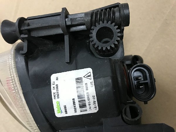 8T0 941 700 VALEO 89203969  AUDI Mlhovka mlhové světlo přední Halogen - Pravý  - 3