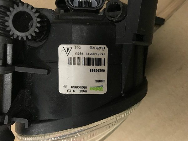 8T0 941 700 VALEO 89203969  AUDI Mlhovka mlhové světlo přední Halogen - Pravý  - 4