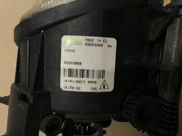 8T0 941 700 VALEO 89203969  AUDI Mlhovka mlhové světlo přední Halogen - Pravý  - 5