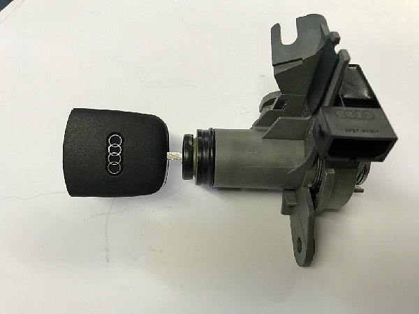 8E0 827 573 mechanizmus zámek s  klíčem Audi a vložkou zámku na Audi A4 B6 8E 2001 - 2005 . - 5